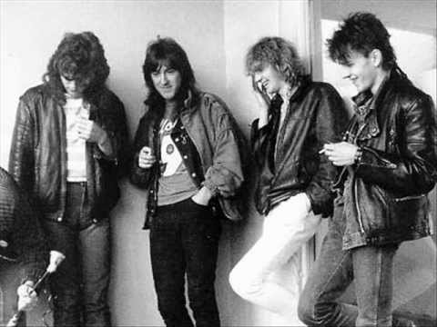 Azyl P. - Zwiędłe kwiaty (Andrzej Siewierski)