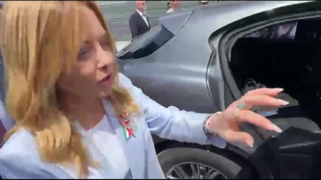 'Ciao Alex', Meloni saluta direttore di Agenzia Vista Alexander Jakhnagiev a termine Parata 2 giugno