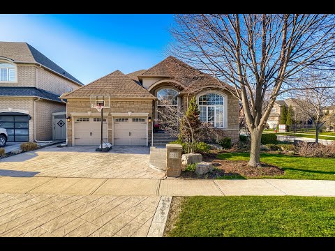 1033 Riverbank Way, Oakville Home for Sale - Real Estate Properties for Sale