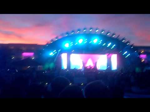 Ushuaia - Dada Life 3 (Beastie Boys - Fight For Your Right vs Knife Party - Rage Valley)