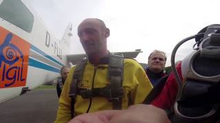 preview picture of video 'skydive Cerfontaine saut en parachute Sébasien Boisdenghien 04/10/14'