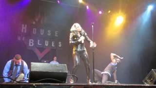 Safire - Love Is On Her Mind