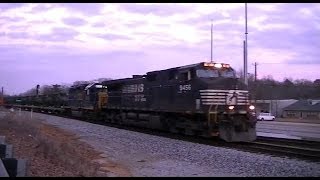 preview picture of video 'Norfolk Southern 057 WB w/ CSX GP40-2 in Lithia Springs,Ga 02-09-2014©'