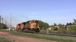 preview picture of video 'BNSF Southbound manifest at Palmer Lake, Colorado, 31 May 2011'
