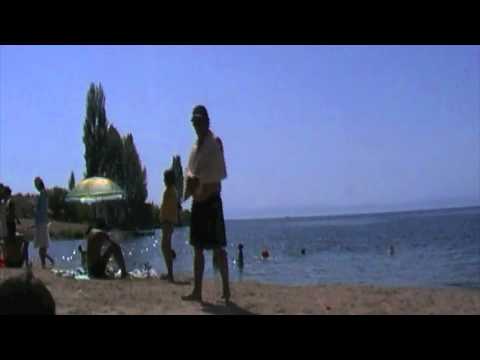 One minute on the beach at Cholpon Ata - Kyrgyzstan (Кыргызстан)