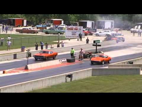 1969 Corvette L88 vs 1970 Hemi Cuda