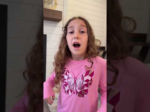 ¡Rhia Sin Batería! Sierra Le Enseña a Jugar Sin Pantallas