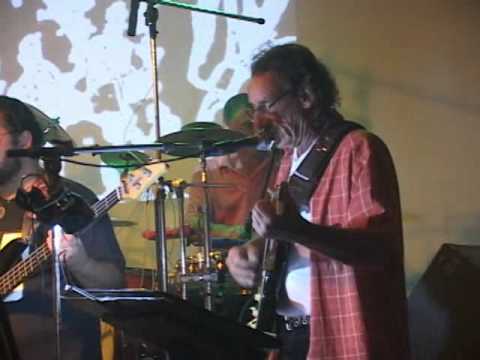 Apresentação da Banda Expresso 678 sábado de aleluia de 2011 no éden clube Ouro Fino MG - Parte 2