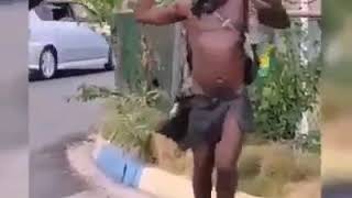 Download lagu Video lucu ngakak orang gila joget mp3