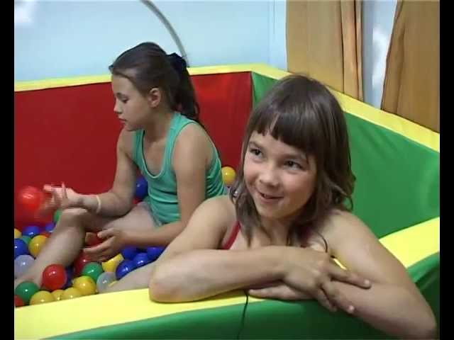 Куклы учат улыбаться. 
