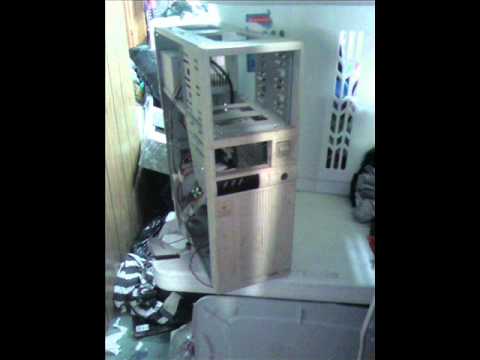 Old computer in a Macintosh Quadra 650 case