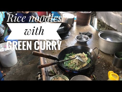 Thai food: Rice noodles with green curry