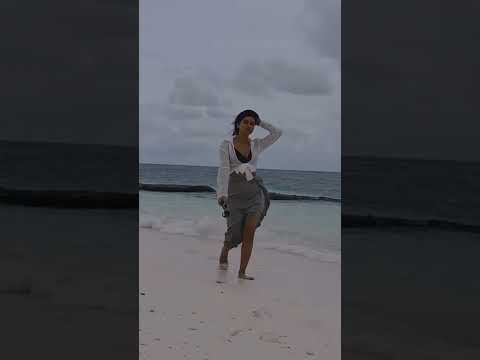 Anjali Arora Sufi Sufi | hot in beach | hot dress | Anjali Arora the hottest