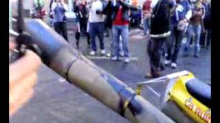 preview picture of video 'Cheste 2007 - Tubarro enorme cortando'