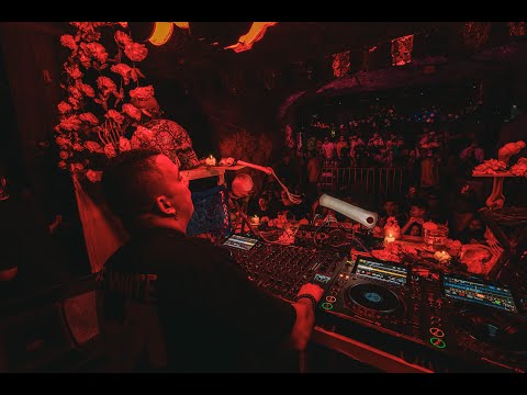 Javi Colina @ Takiri (Teotihuacán . Mexico) Set en la cueva, noche de muertos.