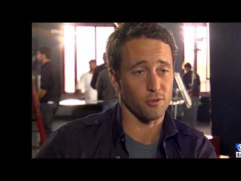 Alex O'Loughlin - Telling us that he is NOT on social media!