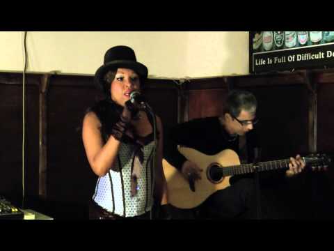 Elisete accompanied by Ron Laor sings Blues and Gaagua (Saudade)