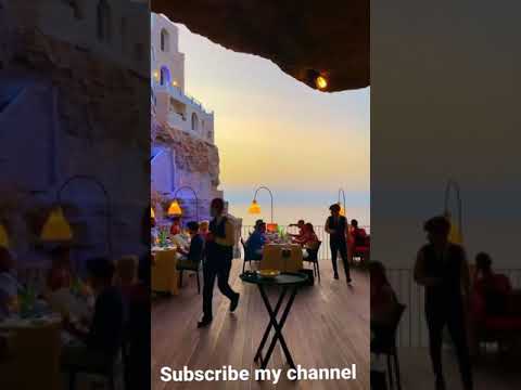 Um dos restaurantes mais épicos do mundo na Itália!🌟🌹Restaurante Grotta Palazzese, Puglia, Itália🇮🇹