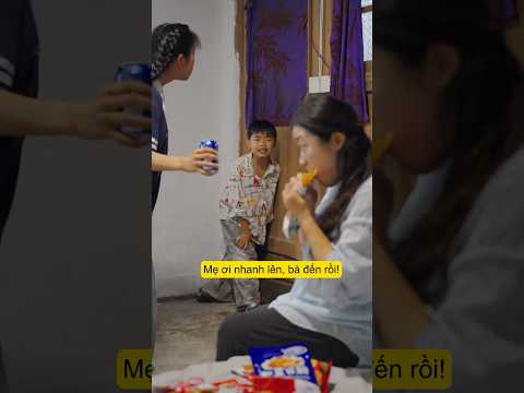 Mẹ bầu ăn vụng được các con bảo vệ và cái kết