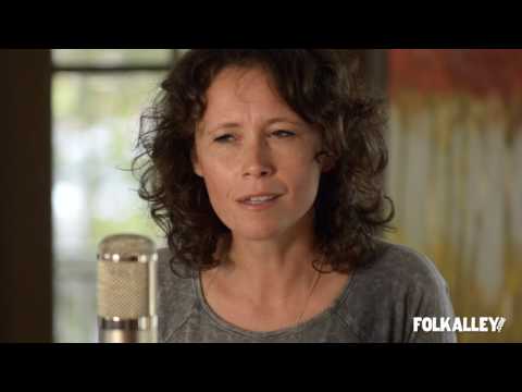 Folk Alley Sessions at 30A: Sarah Lee Guthrie - 