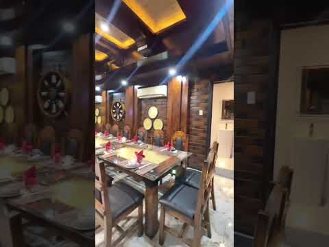 Phòng Hầm Rượu Việt Phố