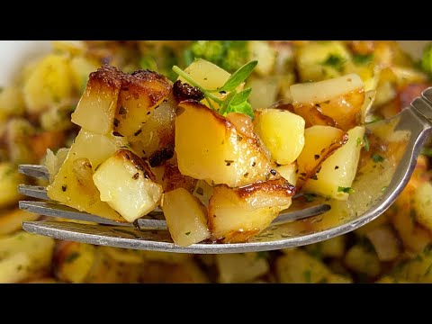 The Crispiest 10 minute Skillet Potato Hash & Onions!!