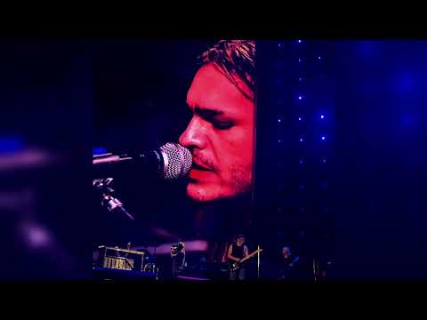 Otoño del 82 - Airbag - Estadio Vélez Sarsfield 22/12/24