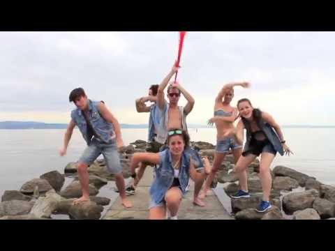 Étienne vs Hélène - Vuvuzela (Official Video)