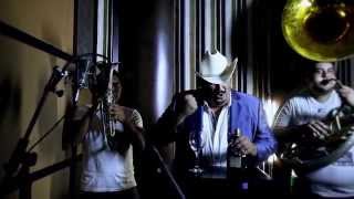 Esas Paredes - Omar Lizárraga