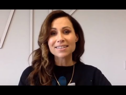 Minnie Driver ('Speechless'): 'They promised me a musical episode' for upcoming Season 3