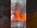 Spectaculaire lavastroom na vulkaanuitbarsting in IJsland