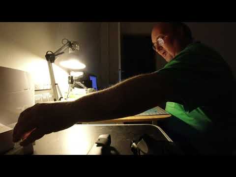 MongoTV_7325 - SPISER WINERBRØD MED GLAS MÆLK OG SNAKKER OM TOGREJSE OG INTERRAIL KORT TIL EUROPA