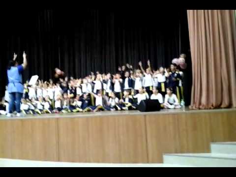 Apresentação em alemão e canção do dia das mães de