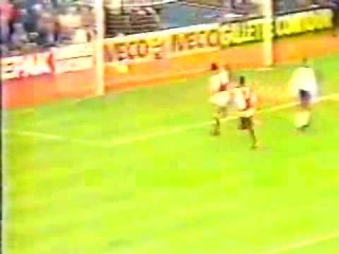 Spurs 2 Arsenal 4 26th December 1983 at the Lame