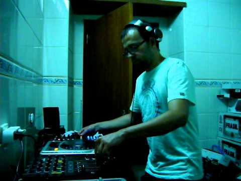 Training Ship Effect boost and scratch skills with cdj800 and traktor X1