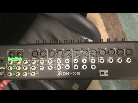 Mackie ProFX Vs  Mackie Onyx