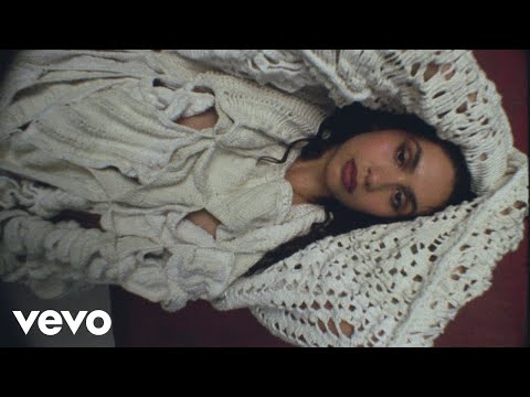 Alessia Cara - Go Outside!