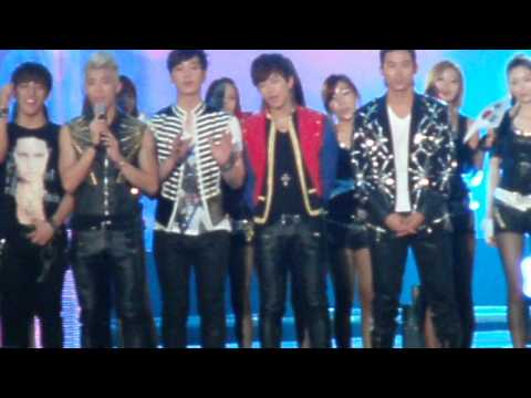 120825 2PM Concert Ending (Yeosu)