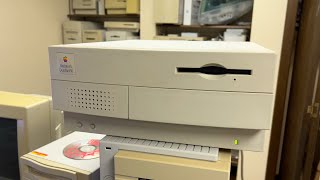 Video thumbnail for Macintosh Quadra 650 First Boot by Nostalgic Mac