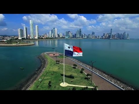 A book that discovers Spain's secrets and monuments in Rome