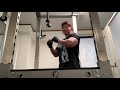 本日は上腕三頭筋を鍛えるトレーニングです。