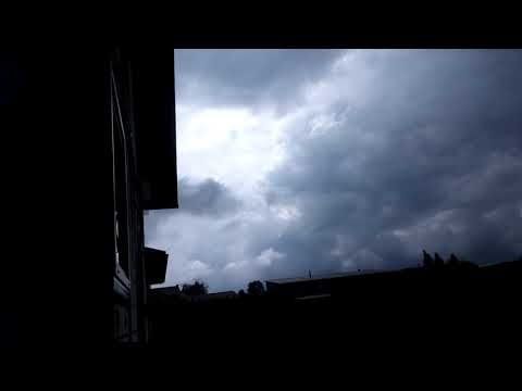 DOM W ZIELISTKACH A ZEWNĄTRZ