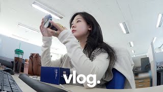 점심먹고 올리브영 쇼핑하고, 퇴근 후엔 삼각지 맛집 투어. 여리여리 자석젤 네일. 들기름 막국수 밀키트.