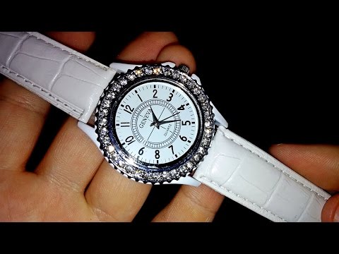 Супермодные женские часы с инкрустацией горного хрусталя из Китая (Aliexpress)