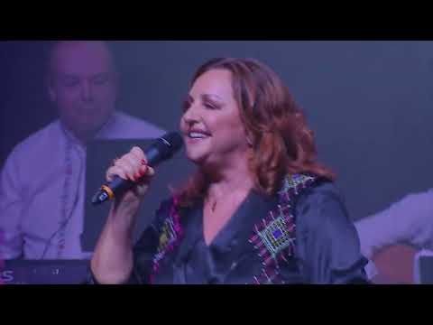 Ana Bekuta i Orkestar Aleksandra Sofronijevica - Traktor, traktorce (OFFICIAL VIDEO)