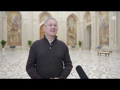 Rossiya Federatsiyasi Boshqirdiston Respublikasi rahbari Radiy Xabirov markazda