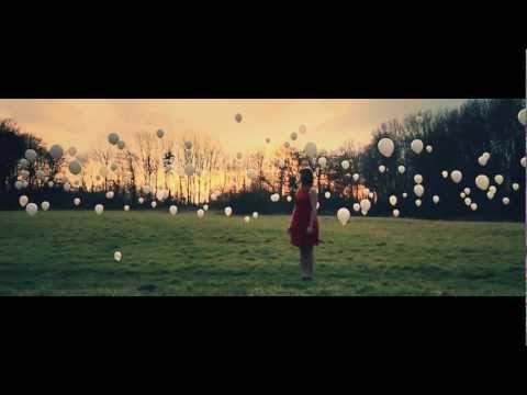 Renée - Dum Dum Dum (Official Music Video)