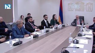 Դուրս էկեք մի հատ. չափավորեք, հերիք էղավ, էս գողական եք հա՞. վեճ՝ ԱԺ հանձնաժողովում: Լրաբեր 