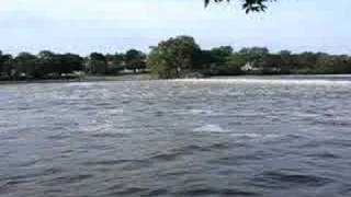 preview picture of video 'Dixon Hydroelectric Dam on Rock River looking North'