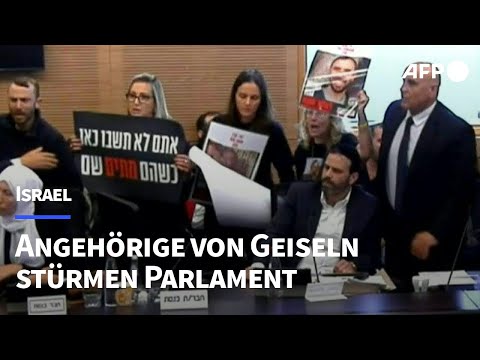 Wütende Angehörige von Geiseln stürmen israelisches Parlament | AFP